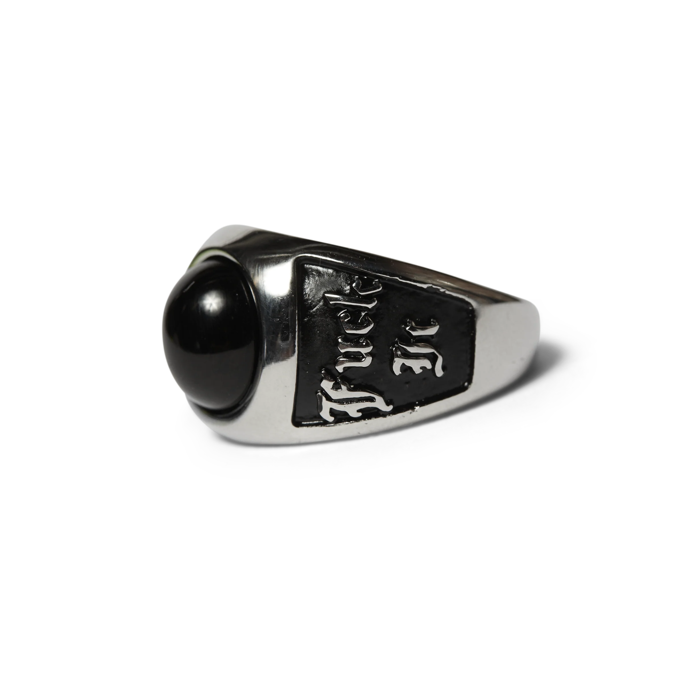 29-onyx-signet-ring-3.webp Onyx Signet Ring