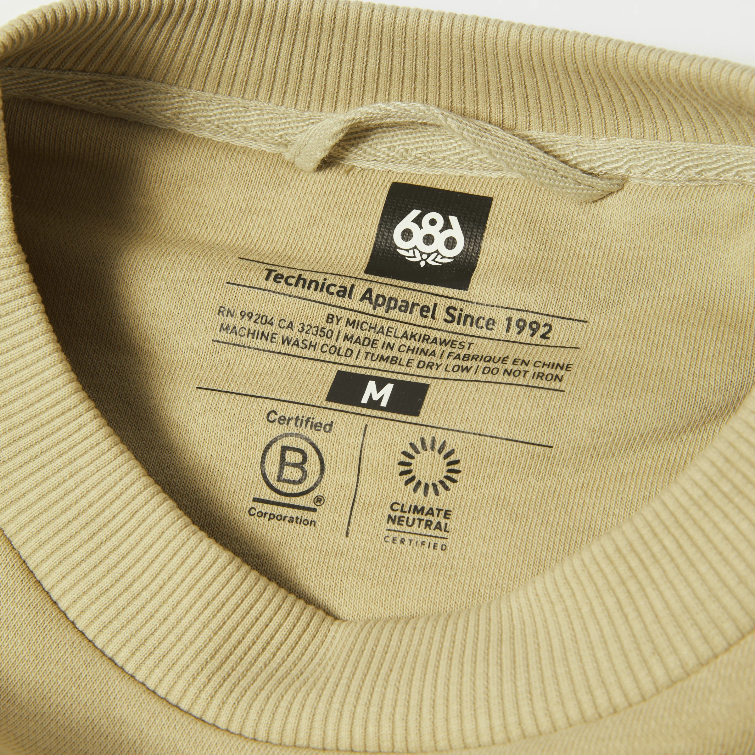 3371-huf-x-686-premium-heavyweight-sweatshirt-3.webp HUF x 686 Premium Heavyweight Sweatshirt
