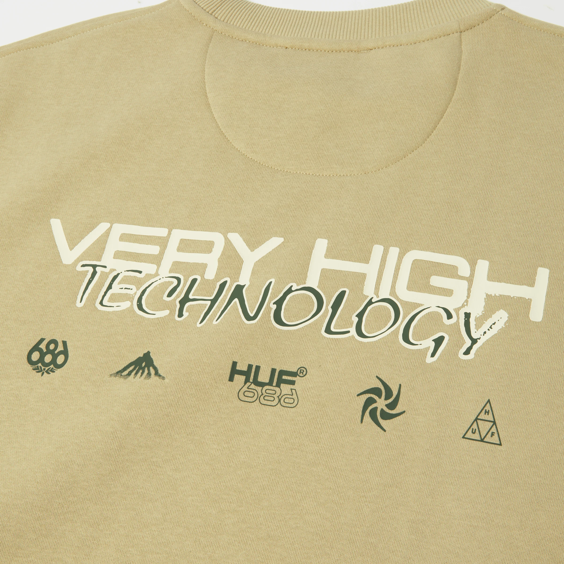 3371-huf-x-686-premium-heavyweight-sweatshirt-5.webp HUF x 686 Premium Heavyweight Sweatshirt
